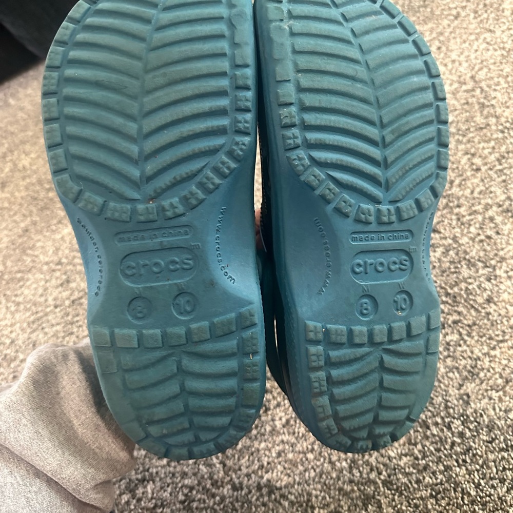 Crocs - Picture 2 of 3